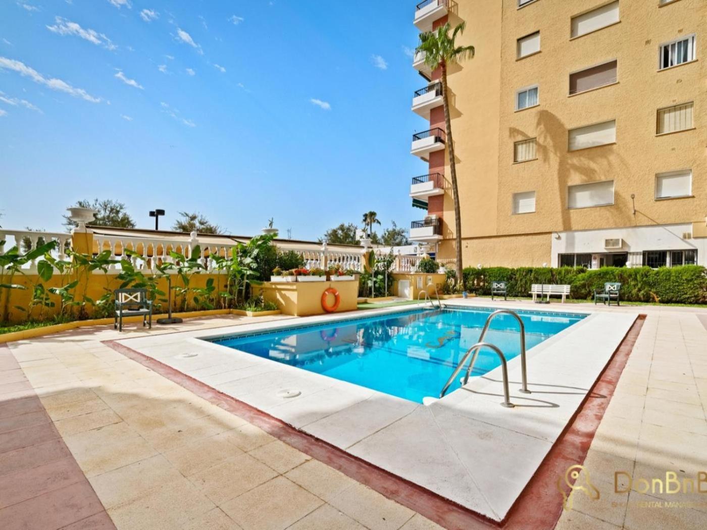 Apartamento Con Piscina En La Primera Linea De Playa De Fuengirola Bilik gambar