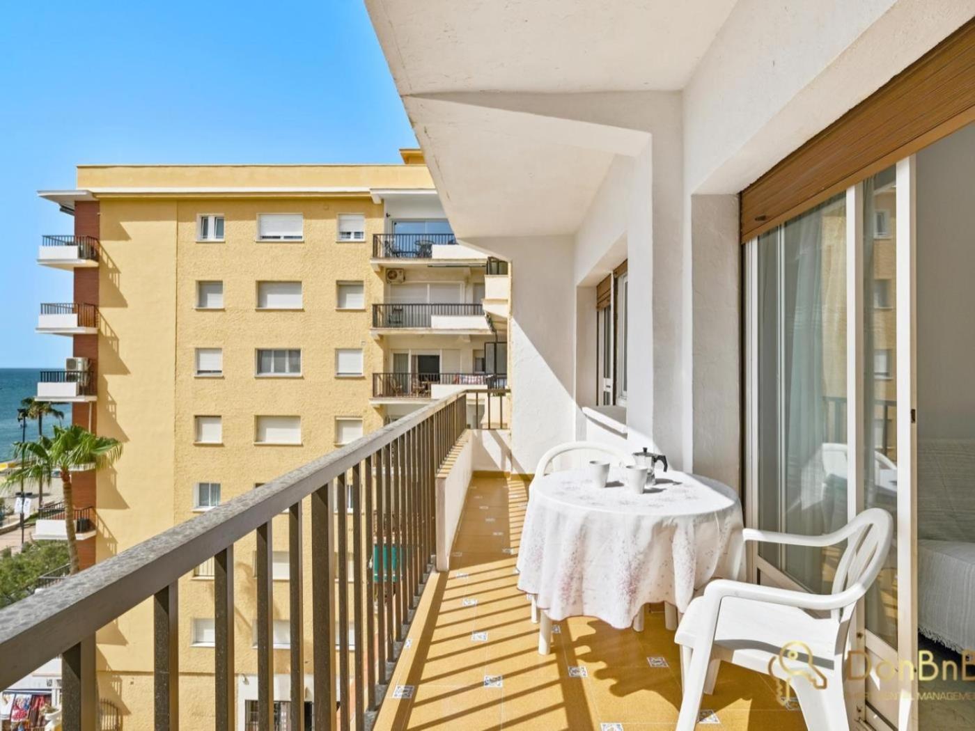 Apartamento Con Piscina En La Primera Linea De Playa De Fuengirola Bilik gambar