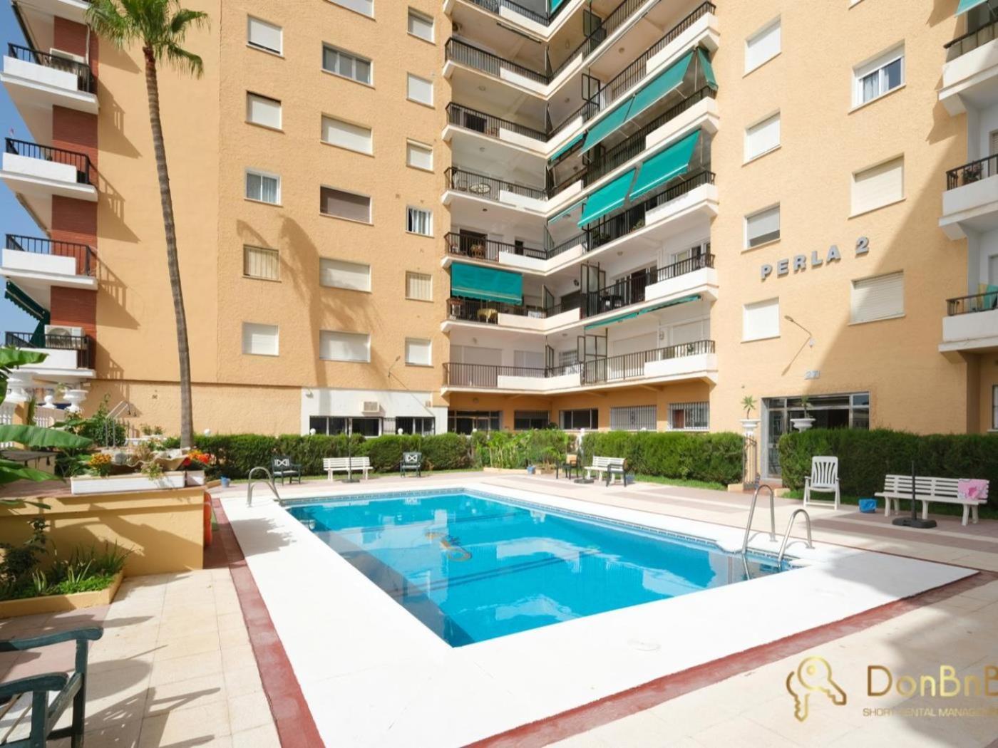 Apartamento Con Piscina En La Primera Linea De Playa De Fuengirola Bilik gambar