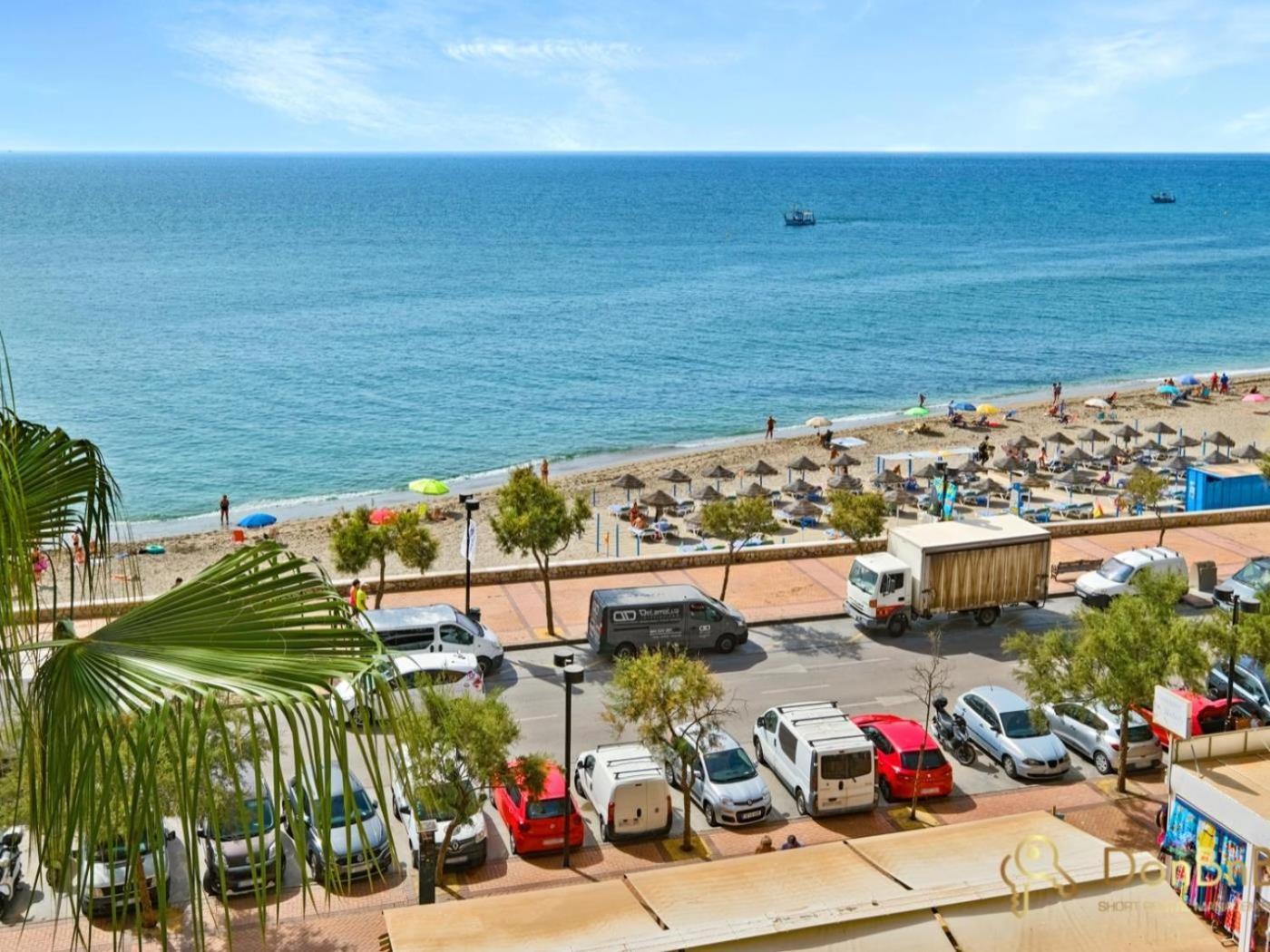 Apartamento Con Piscina En La Primera Linea De Playa De Fuengirola Bilik gambar