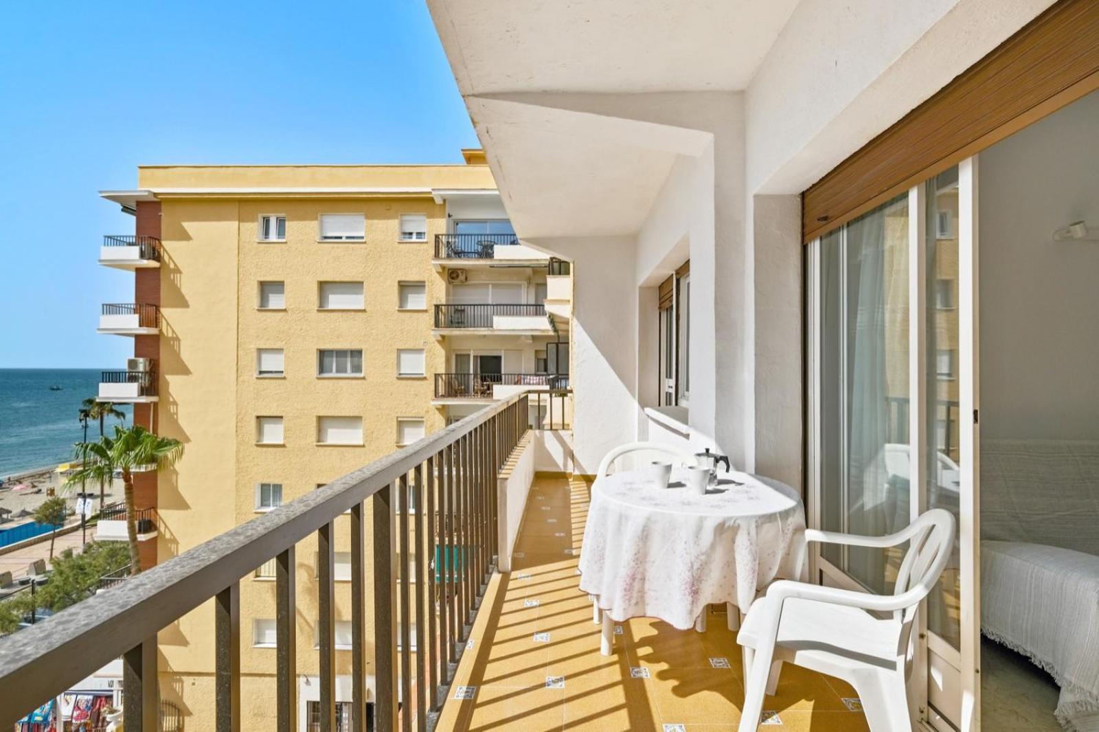 Apartamento Con Piscina En La Primera Linea De Playa De Fuengirola Luaran gambar