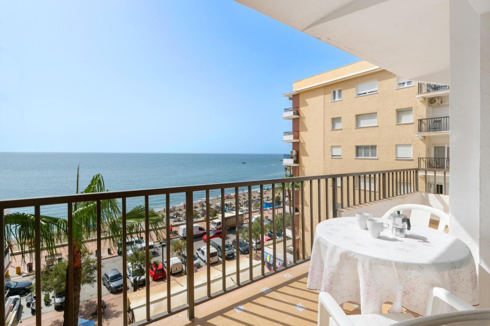 Apartamento Con Piscina En La Primera Linea De Playa De Fuengirola Luaran gambar