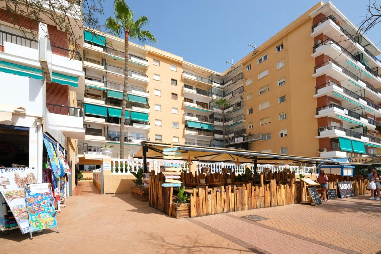 Apartamento Con Piscina En La Primera Linea De Playa De Fuengirola Luaran gambar