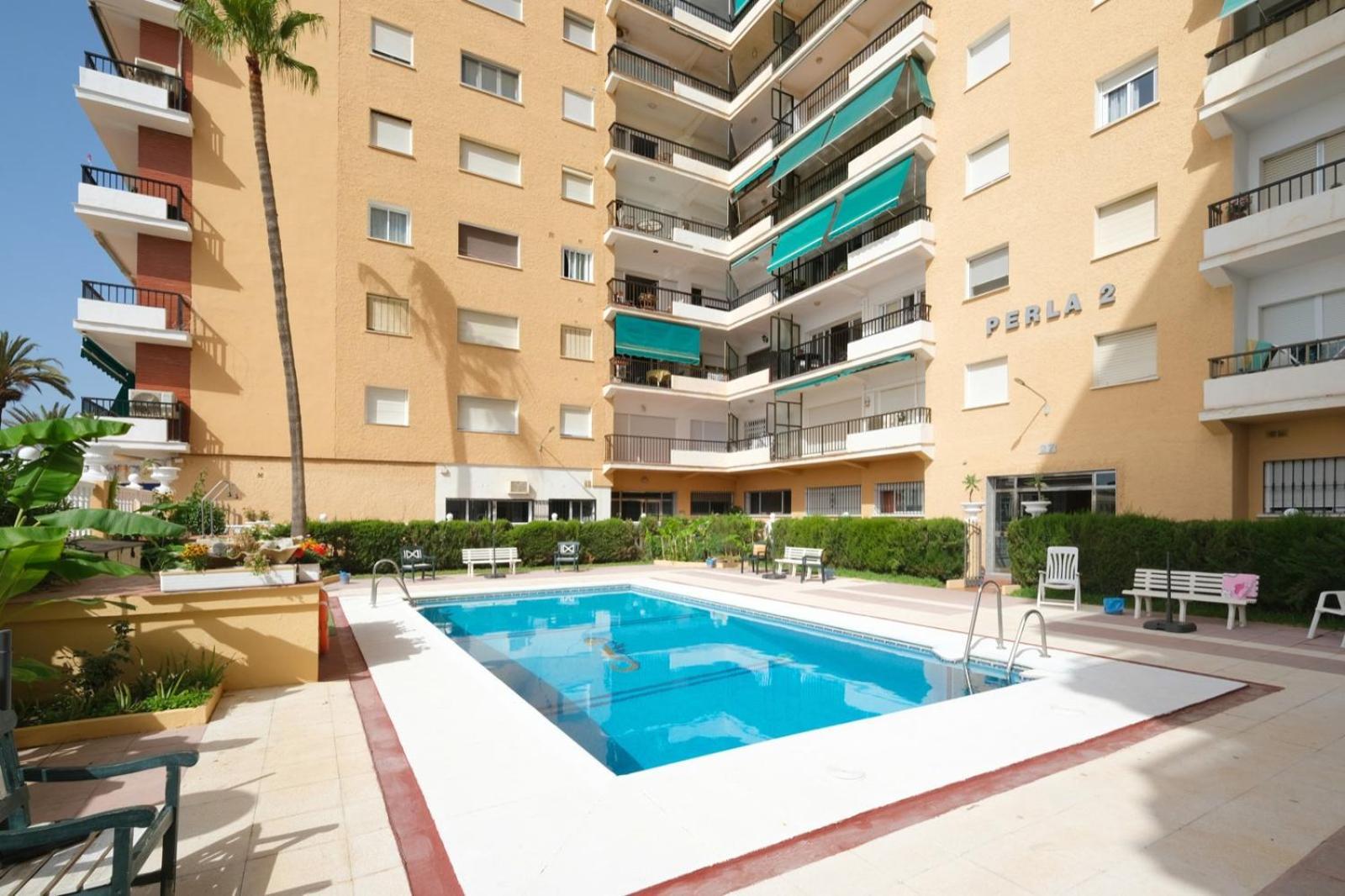 Apartamento Con Piscina En La Primera Linea De Playa De Fuengirola Luaran gambar