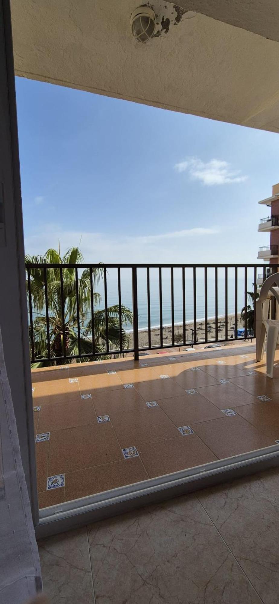 Apartamento Con Piscina En La Primera Linea De Playa De Fuengirola Luaran gambar